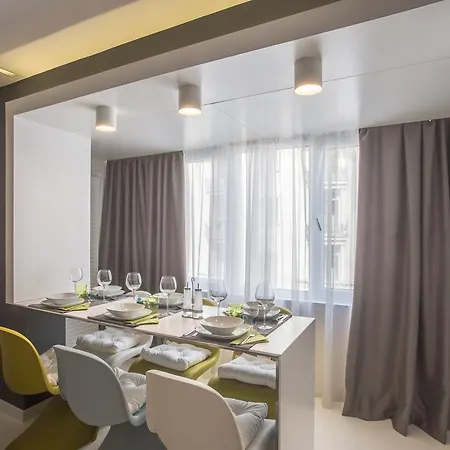 Apartment Royal Atheneum By Citylife Suites