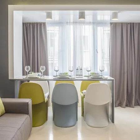 Royal Atheneum By Citylife Suites *